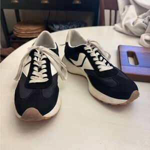 Black and White Women’s Sneakers